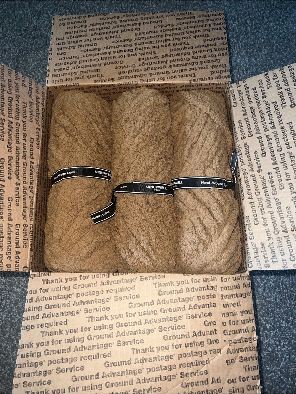 NWT 6 Skeins MINUPWELL Chunky Yarn